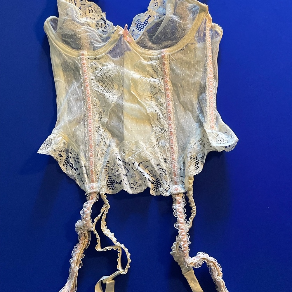 Bustier / early Victoria’s Secret / cream & pink